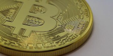 Coinbase Acquires Echo for 375 Million Expanding Crypto Investment Platform