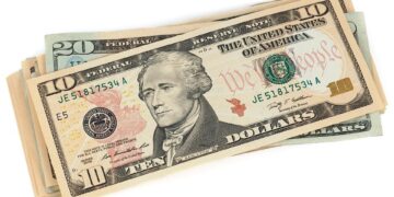 Energy Department offers 16 billion loan guarantee to upgrade transmission