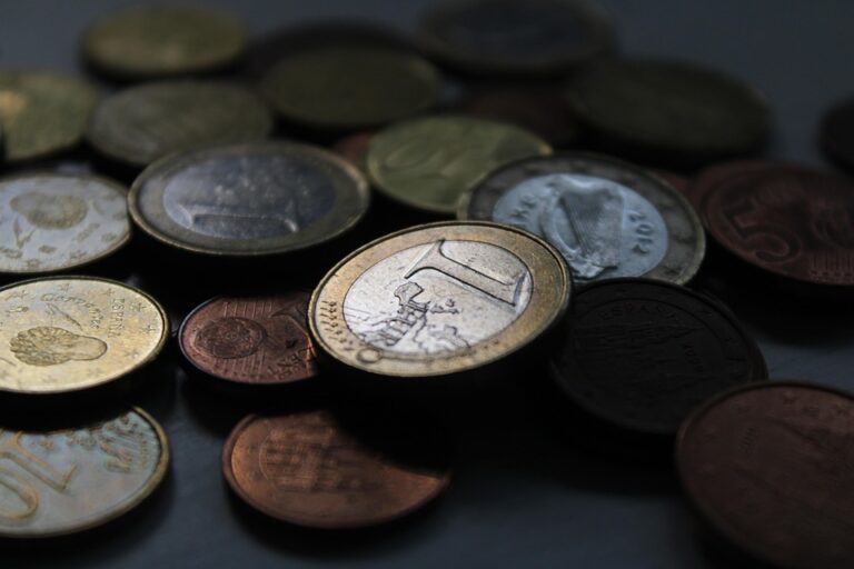 Experts Warn: Rising Interest Rates Impact Your Savings—What You Need to Know Now