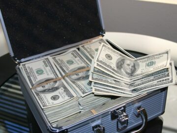 Unlocking Financial Freedom: Top 5 Smart Banking Tips for 2023