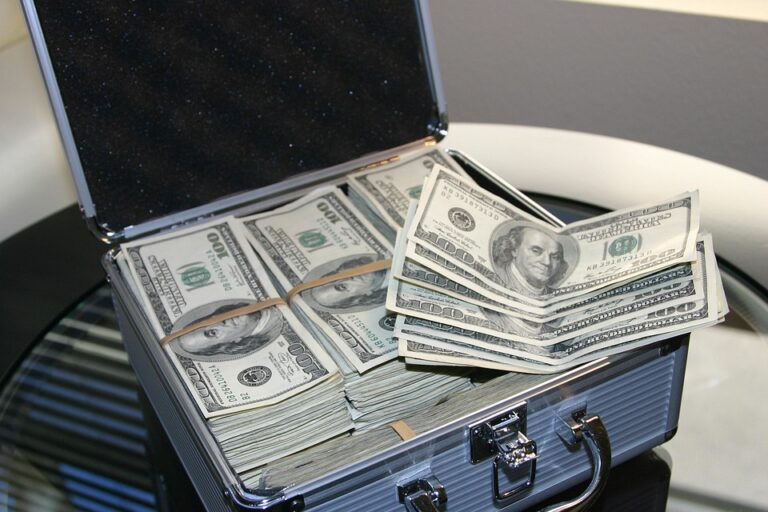 Unlocking Financial Freedom: Top 5 Smart Banking Tips for 2023